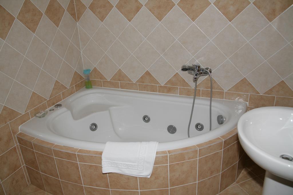 Elanthi Hostel קסטוריה חדר תמונה